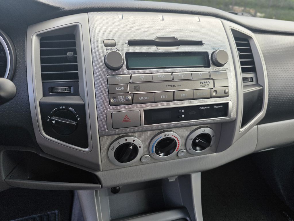 2011 Toyota Tacoma Image 16