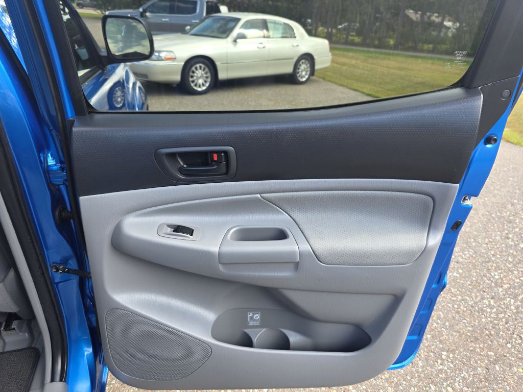 2011 Toyota Tacoma Image 25