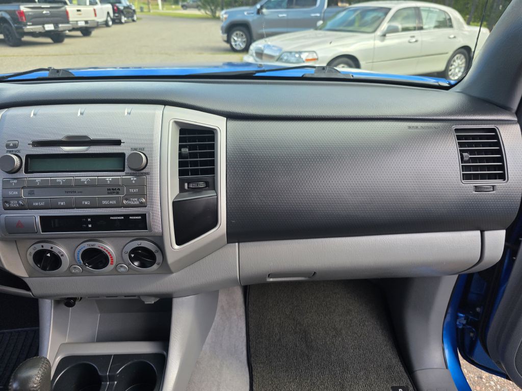 2011 Toyota Tacoma Image 27