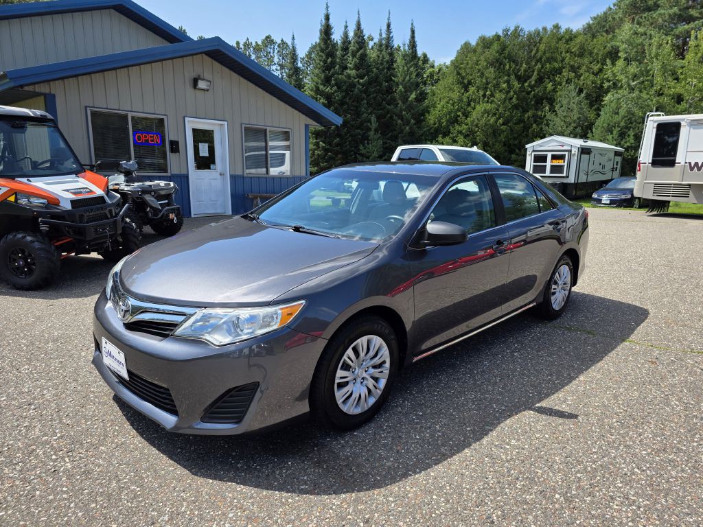 2012 Toyota Camry Image 2