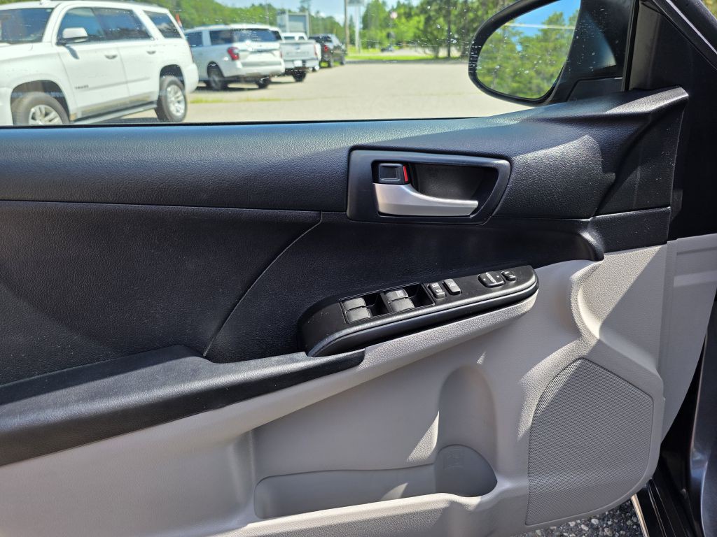 2012 Toyota Camry Image 10