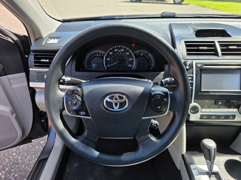 2012 Toyota Camry Image 12