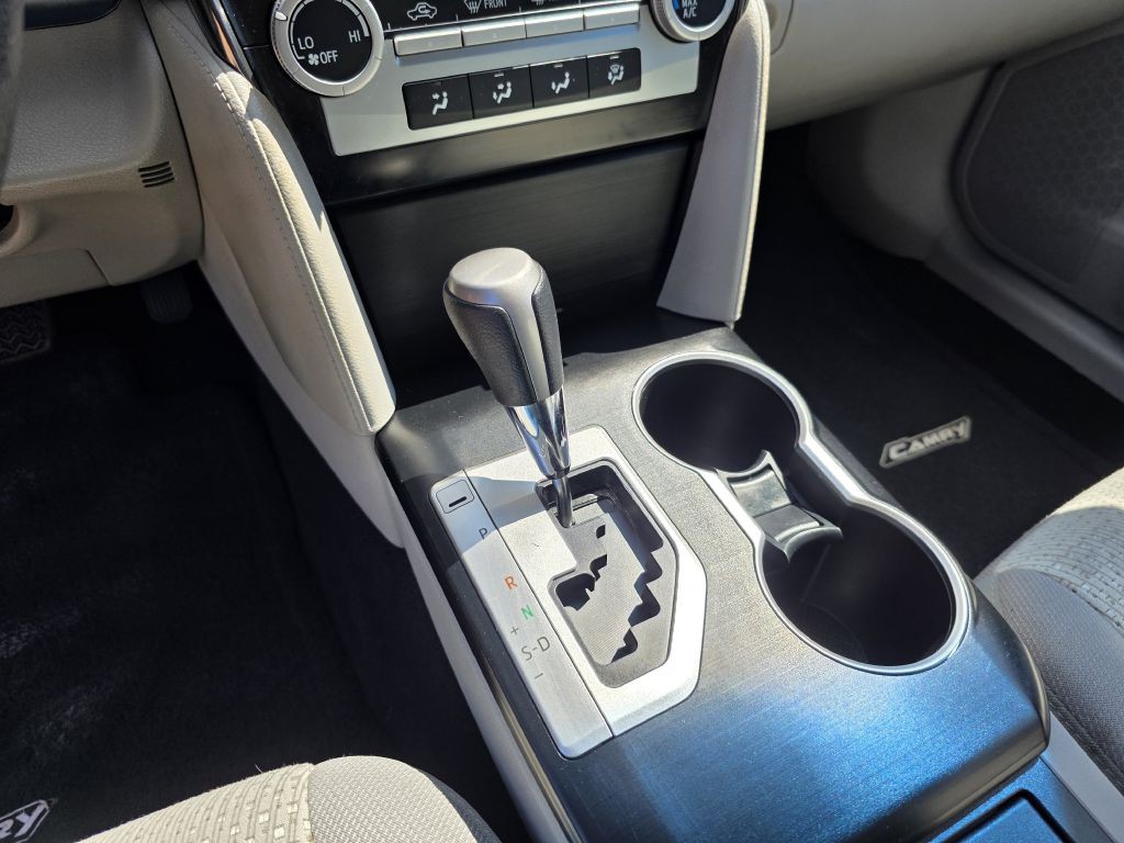 2012 Toyota Camry Image 15