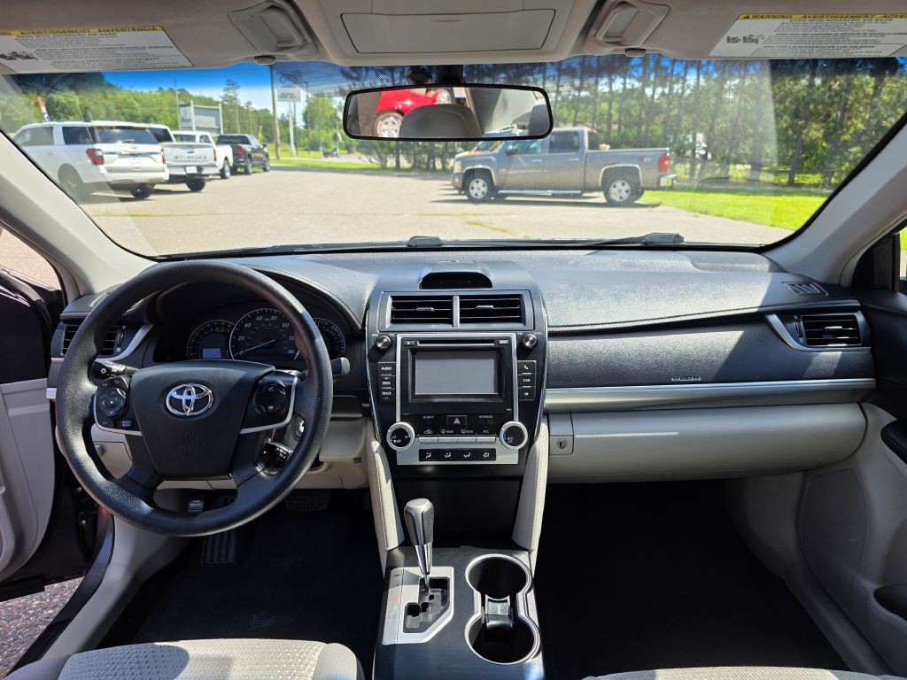 2012 Toyota Camry Image 16