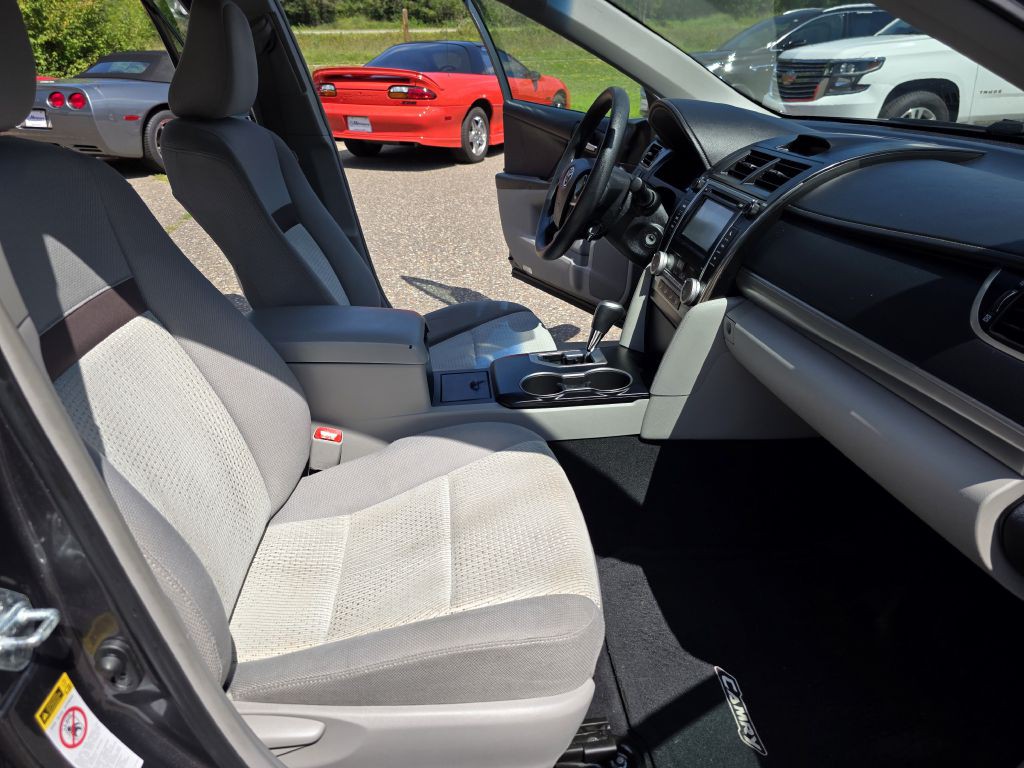 2012 Toyota Camry Image 21