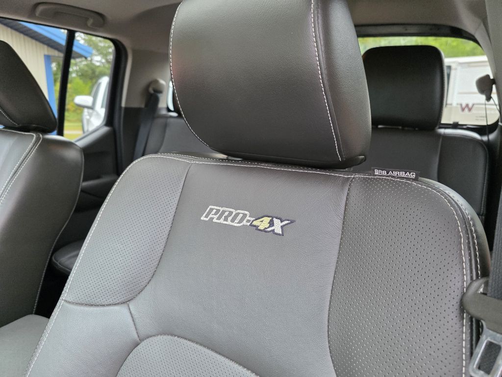2015 Nissan Frontier Image 16