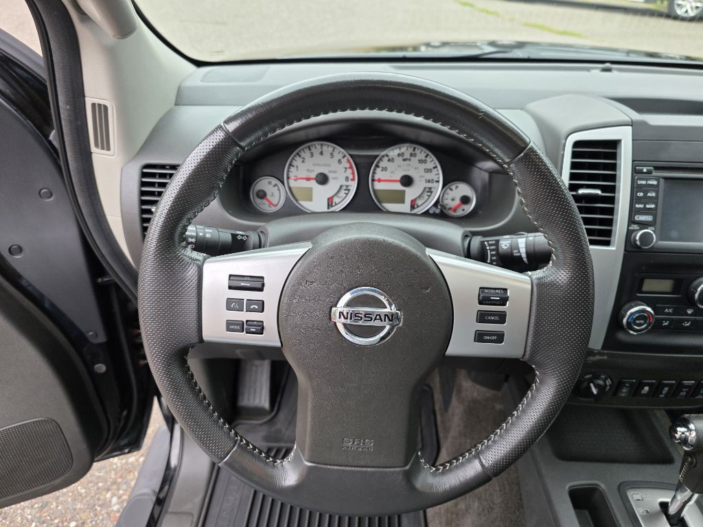 2015 Nissan Frontier Image 17