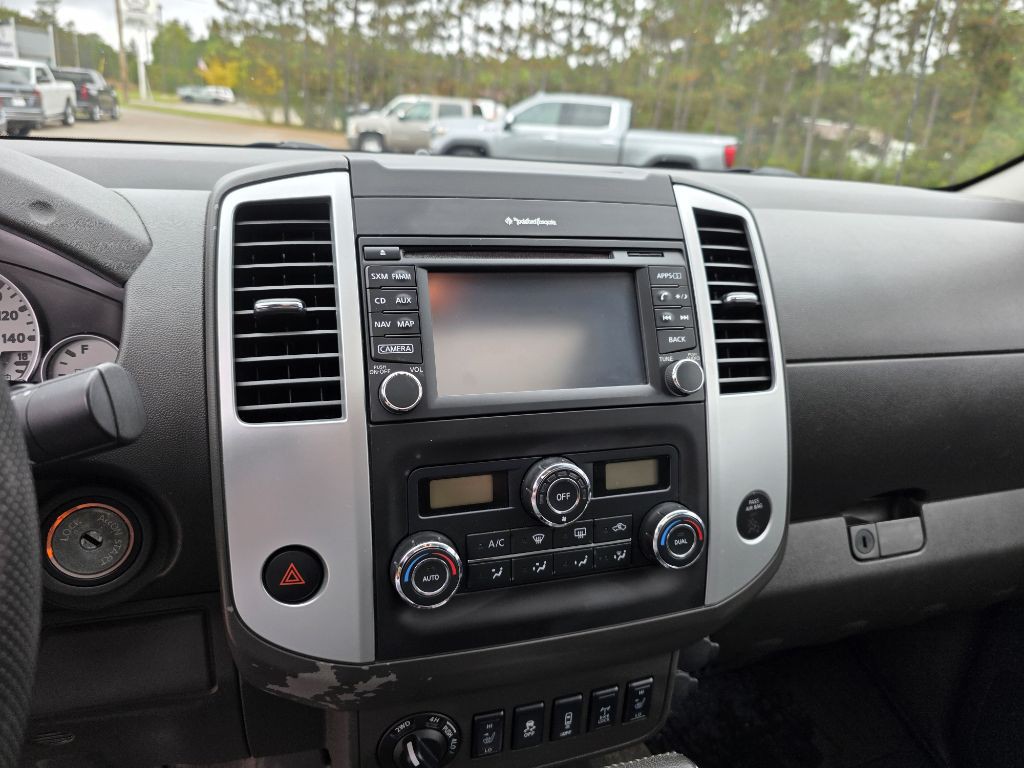 2015 Nissan Frontier Image 18
