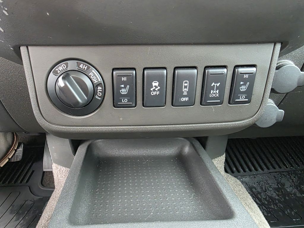 2015 Nissan Frontier Image 21