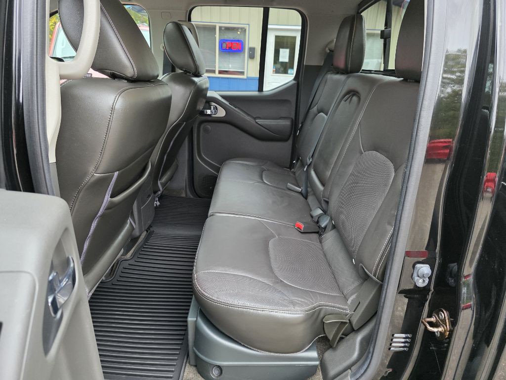 2015 Nissan Frontier Image 25