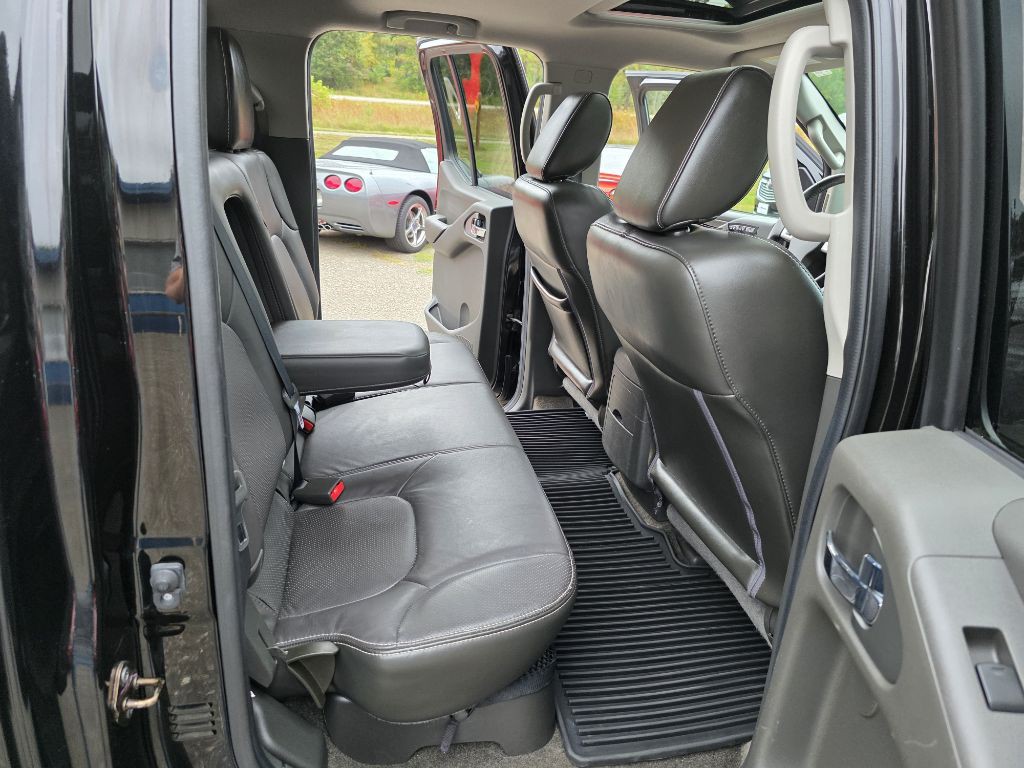 2015 Nissan Frontier Image 26