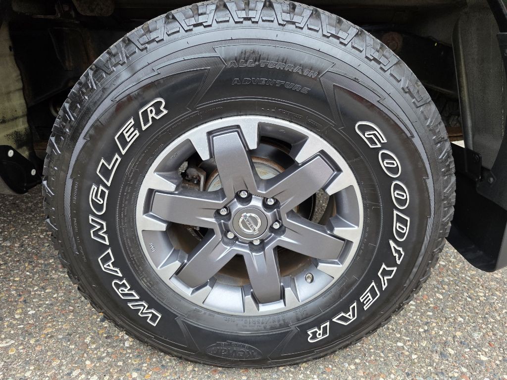 2015 Nissan Frontier Image 34
