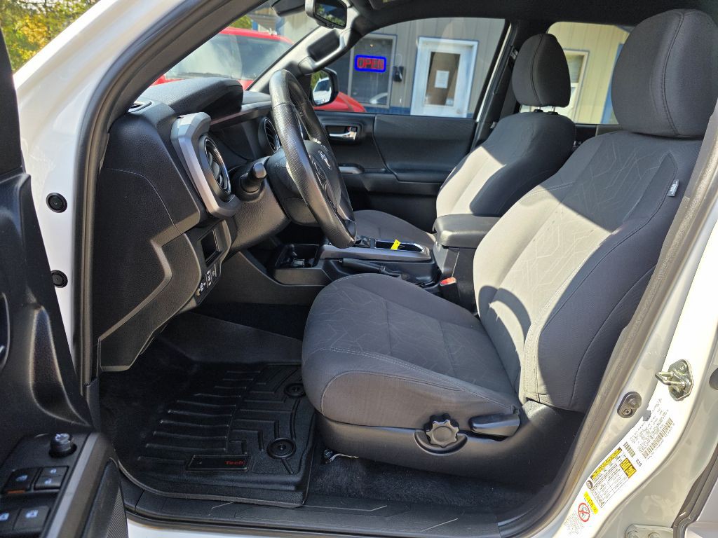 2019 Toyota Tacoma Image 12