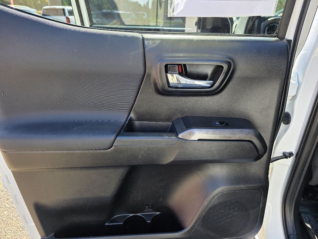 2019 Toyota Tacoma Image 23