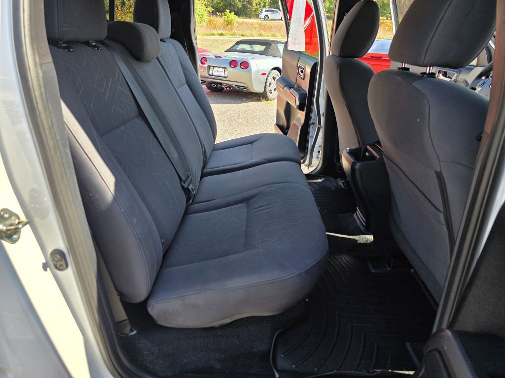 2019 Toyota Tacoma Image 25