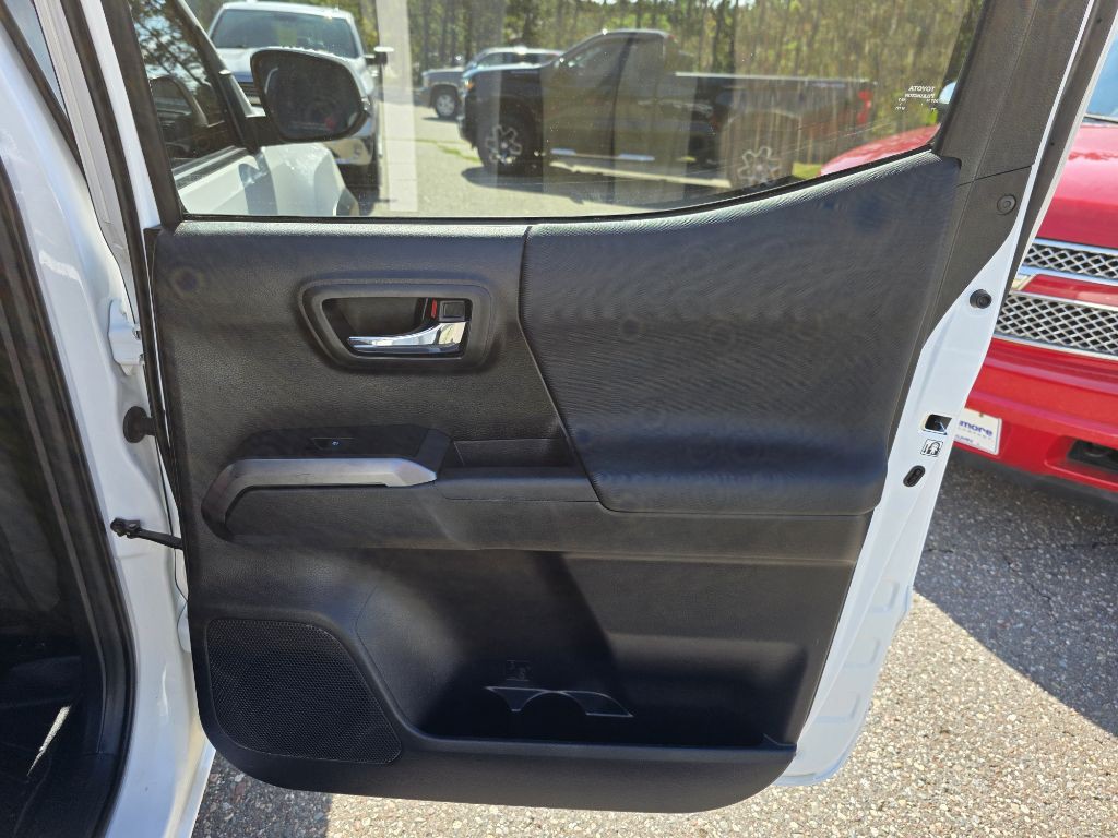 2019 Toyota Tacoma Image 26