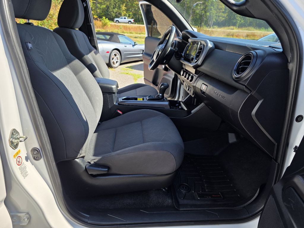 2019 Toyota Tacoma Image 27