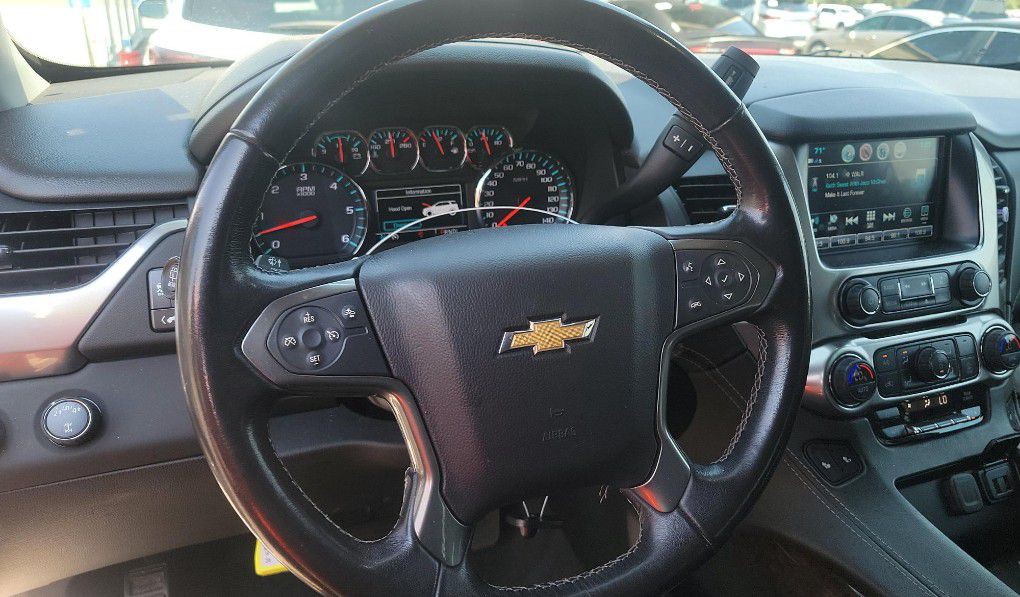 2020 Chevrolet Suburban Image 10