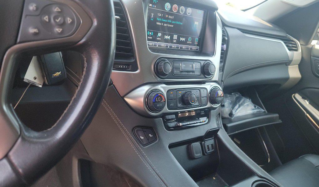 2020 Chevrolet Suburban Image 11