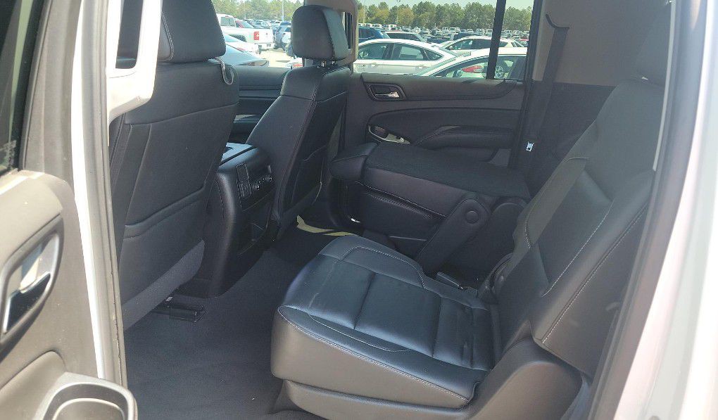2020 Chevrolet Suburban Image 13