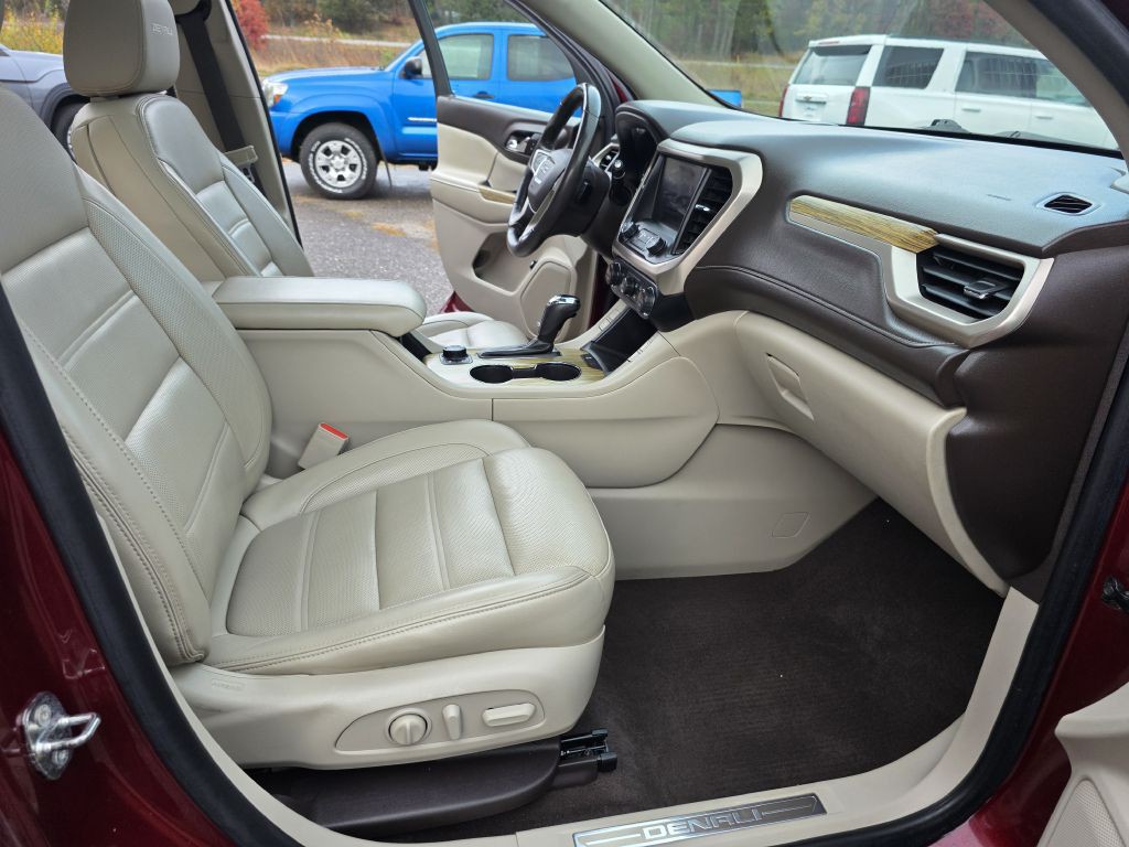 2018 GMC Acadia Image 28
