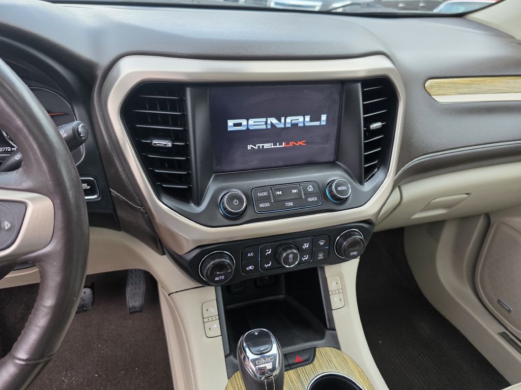 2018 GMC Acadia Image 16