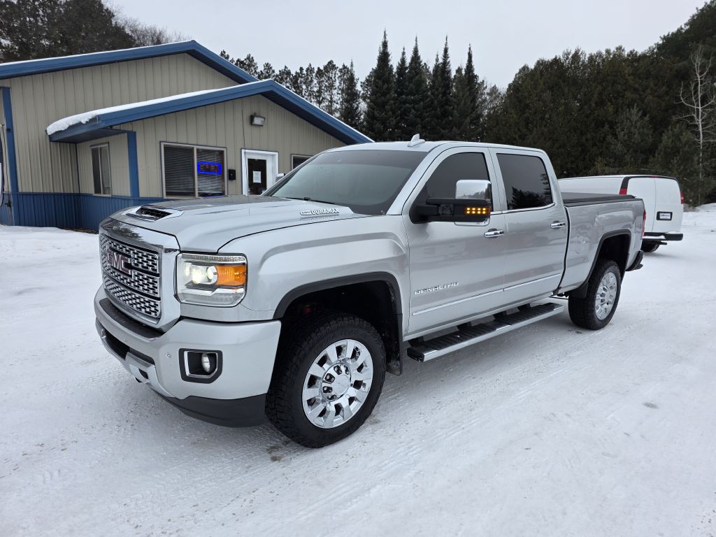 2018 GMC Sierra Image 2