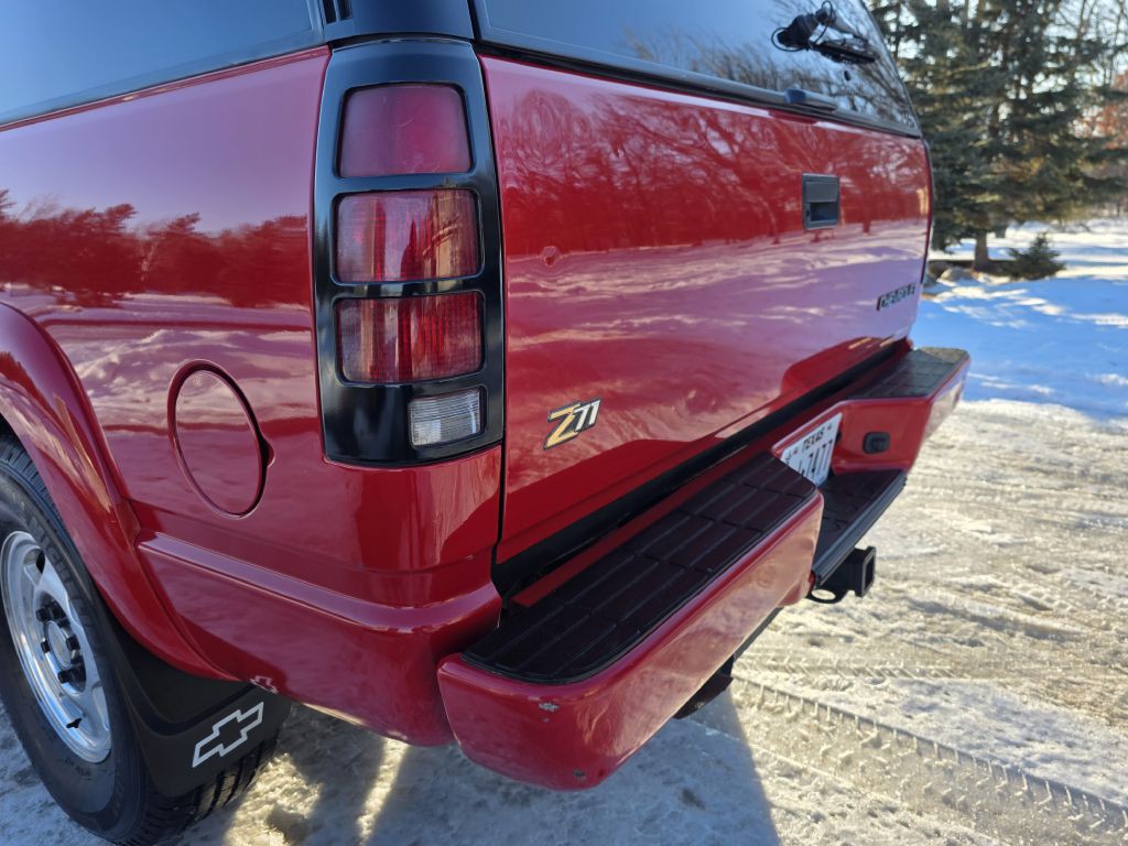 2000 Chevrolet Tahoe Image 13