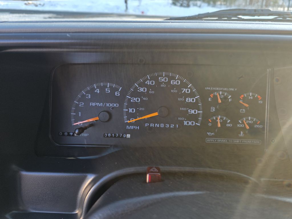 2000 Chevrolet Tahoe Image 24