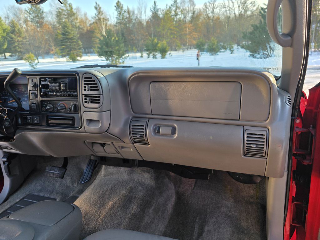 2000 Chevrolet Tahoe Image 38