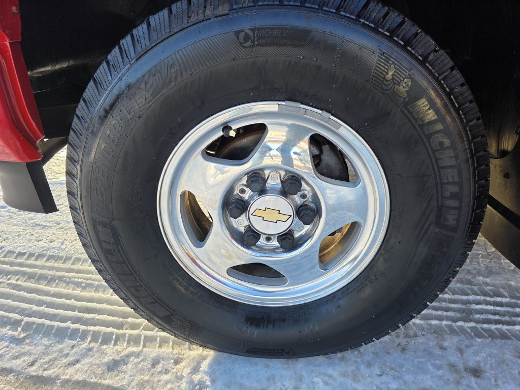 2000 Chevrolet Tahoe Image 42