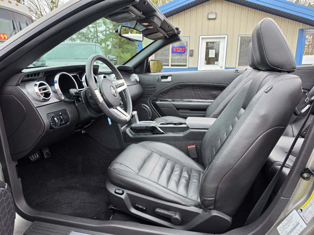 2008 Ford Mustang Image 11