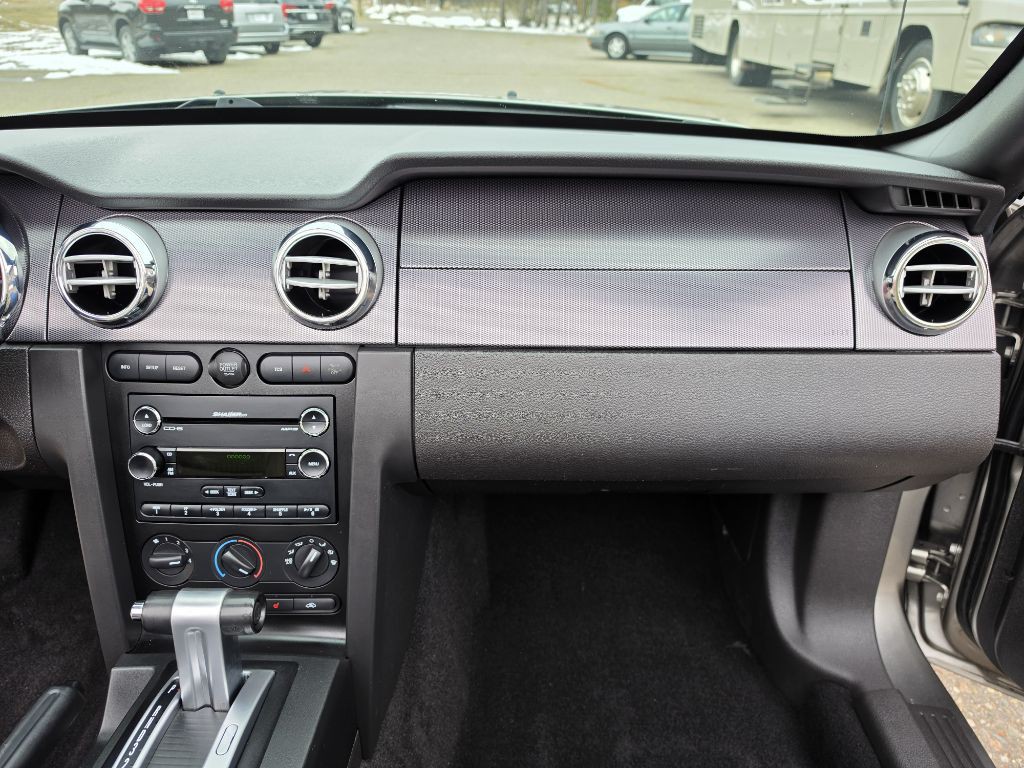 2008 Ford Mustang Image 19