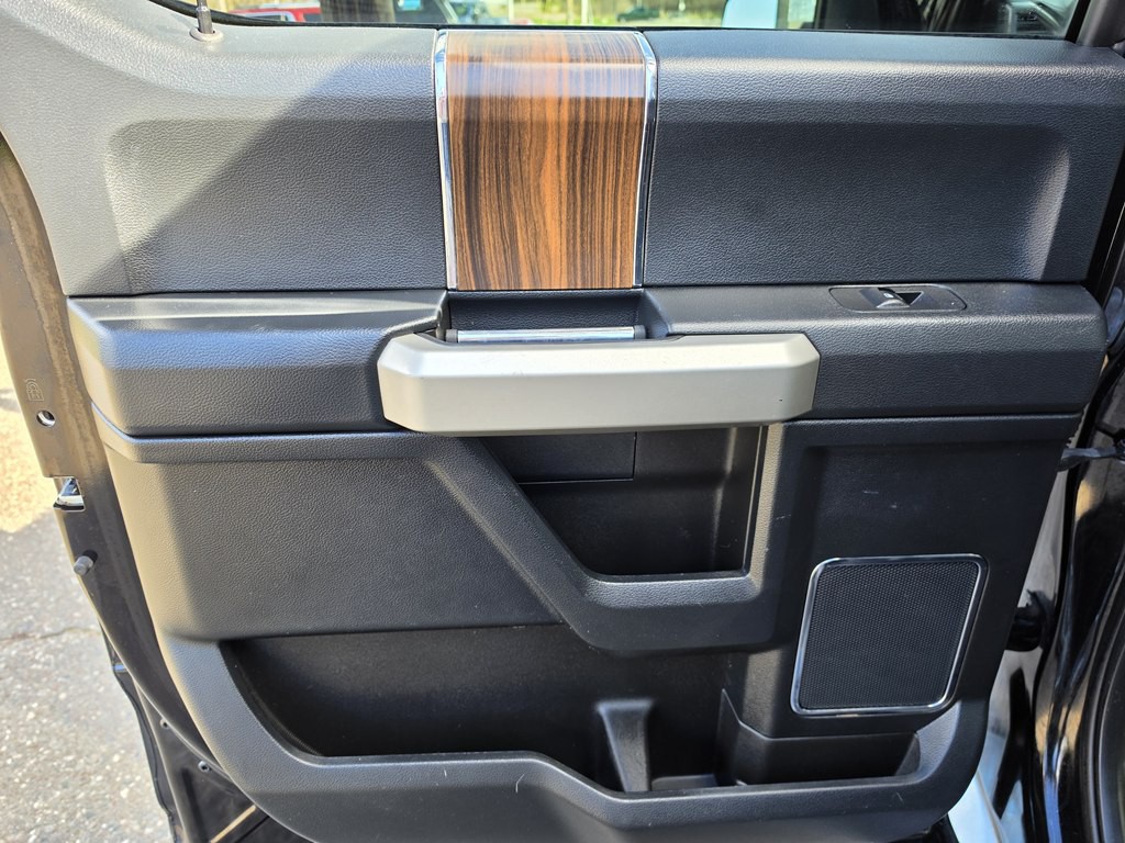 2016 Ford F-150 Image 17