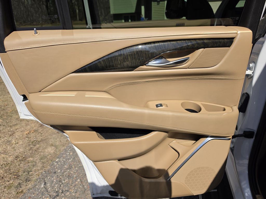 2019 Cadillac Escalade Image 24