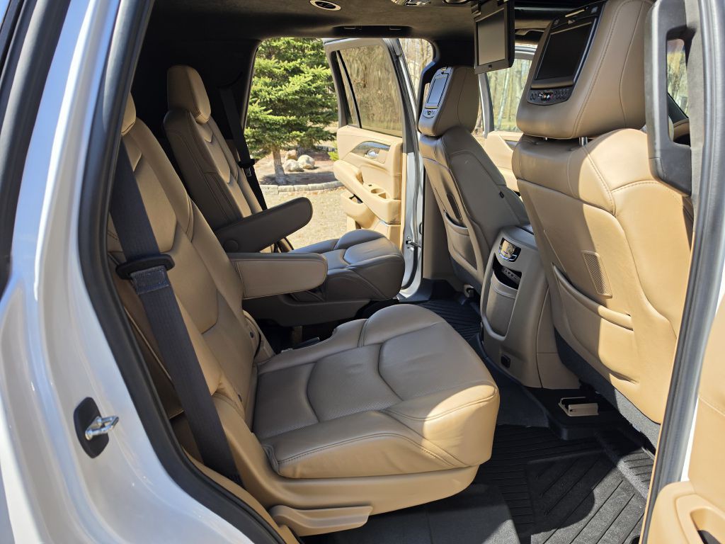 2019 Cadillac Escalade Image 28