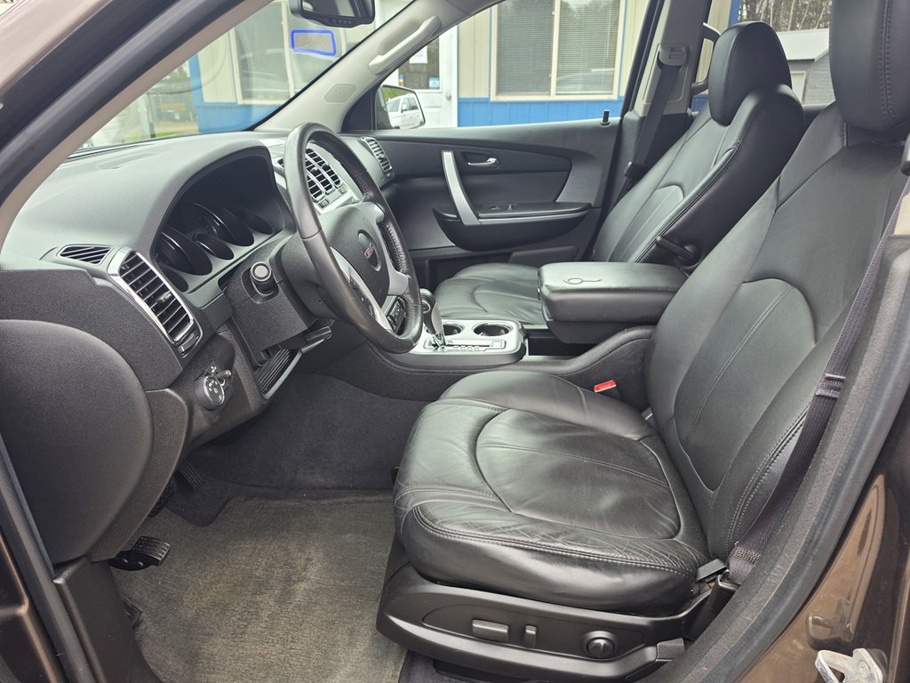 2011 GMC Acadia Image 11