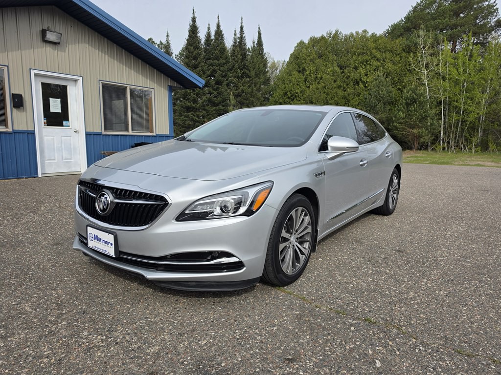 2017 Buick Lacrosse Image 1