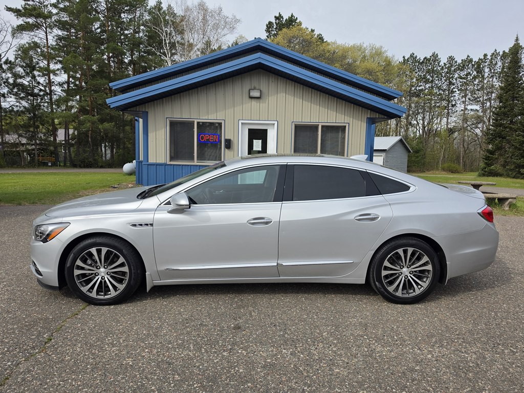 2017 Buick Lacrosse Image 3