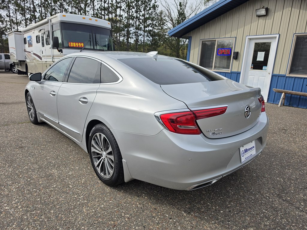 2017 Buick Lacrosse Image 4