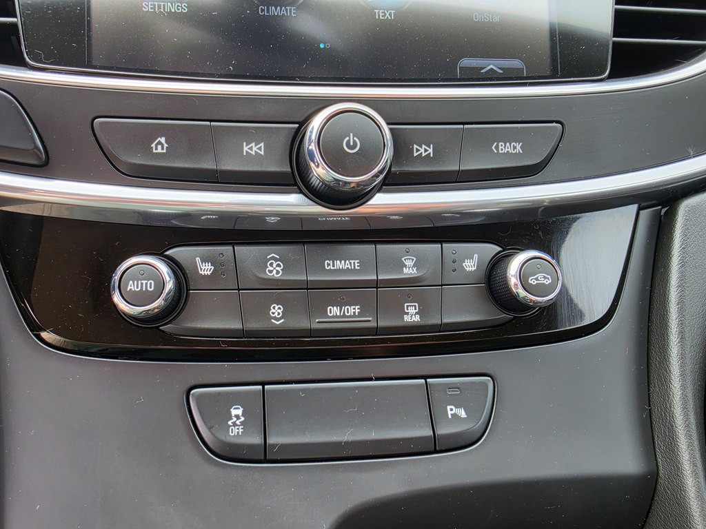 2017 Buick Lacrosse Image 14