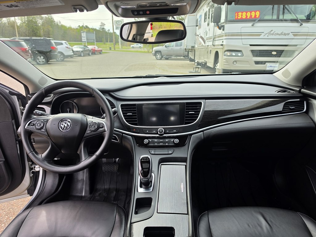 2017 Buick Lacrosse Image 17