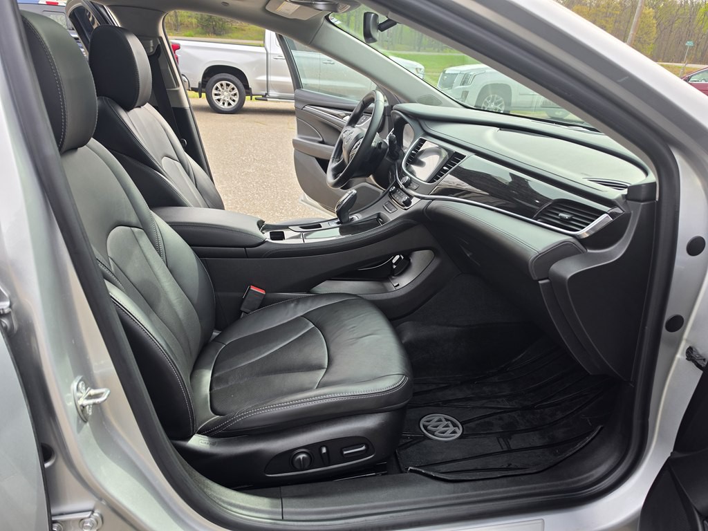 2017 Buick Lacrosse Image 22