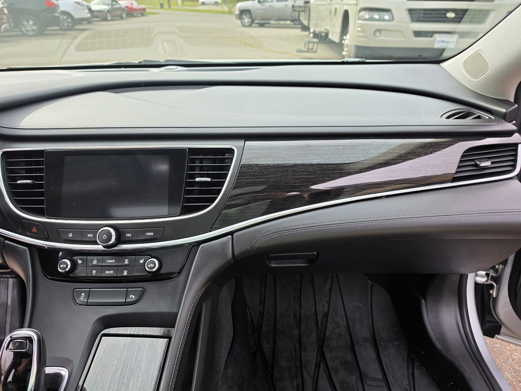 2017 Buick Lacrosse Image 23