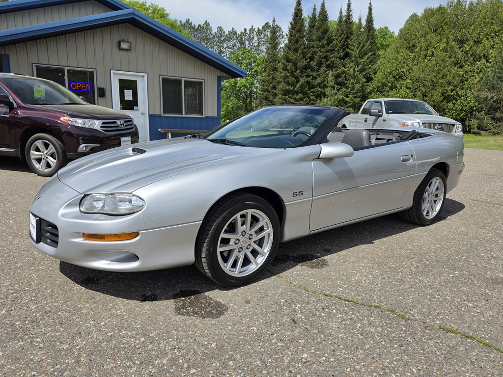 1998 Chevrolet Camaro Image 2