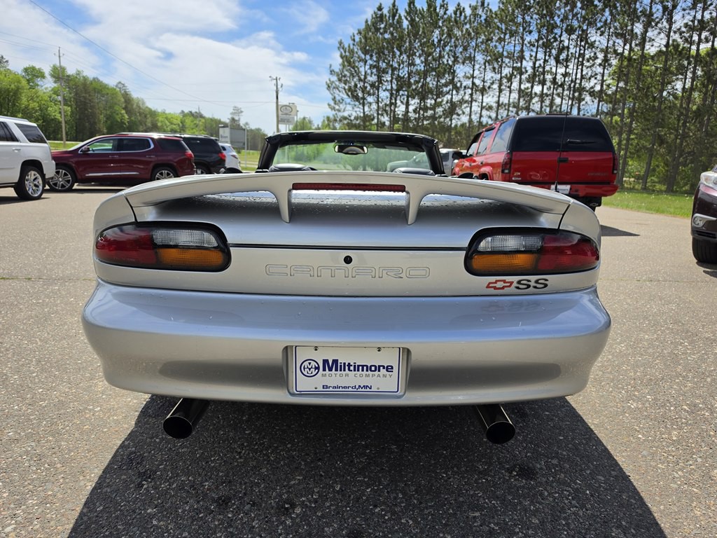 1998 Chevrolet Camaro Image 5