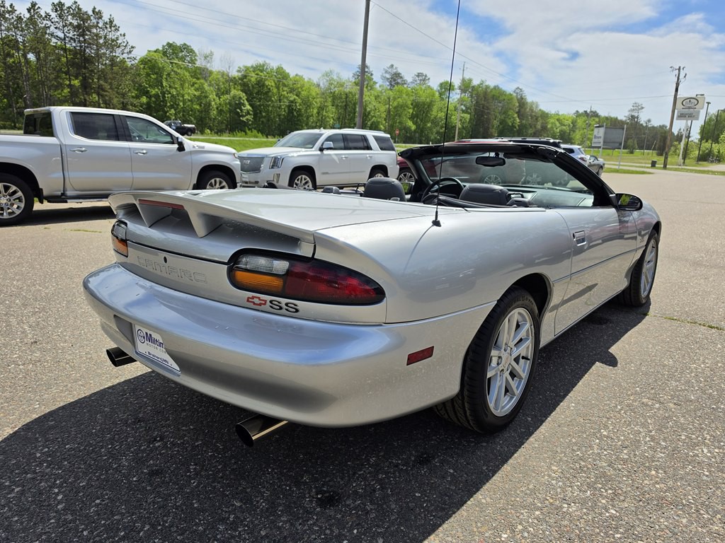 1998 Chevrolet Camaro Image 6