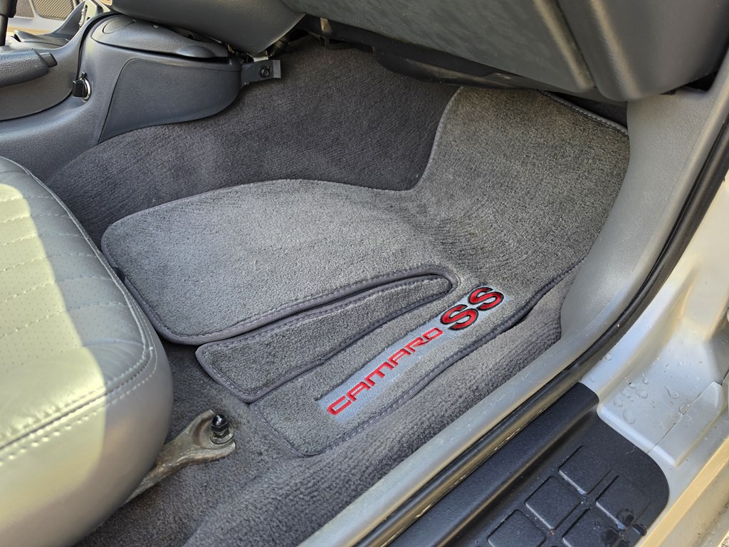 1998 Chevrolet Camaro Image 19