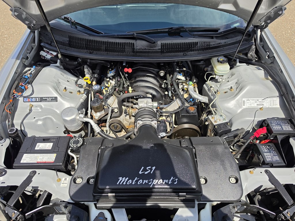 1998 Chevrolet Camaro Image 24