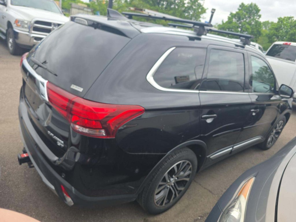2018 Mitsubishi Outlander Image 3